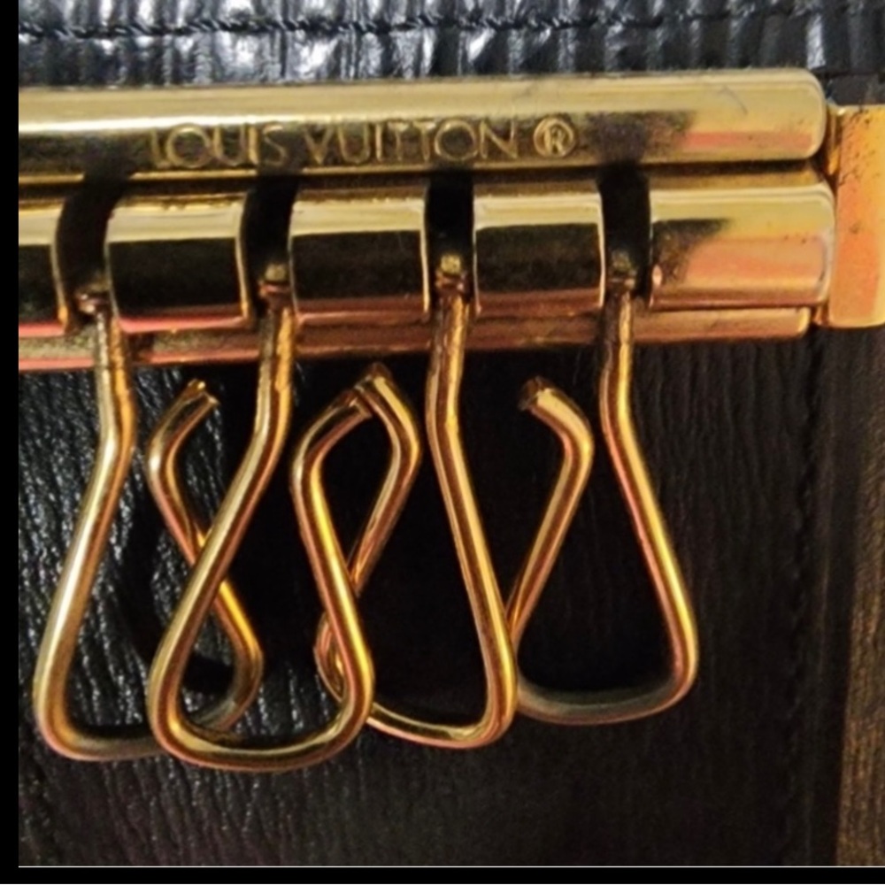 Louis Vuitton Epi Leather 4 Key Holder Epi Leather Black Louis Vuitton - Picture 3 of 12